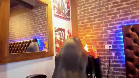 ---Vinzen--- online show from October 2025 06:20:02 PM