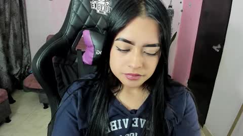 Daniela online show from October 2025 03:34:01 AM