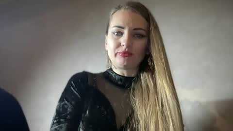 Snapshot of viola_1 chatting on December 2024 04:56:01 AM Funny girl online show from December 2024 04:56:01 AM