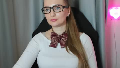Funny  girl online show from April 2026 08:57:02 PM