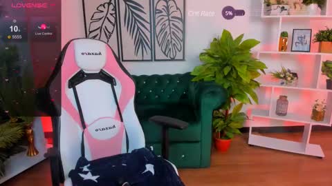 Snapshot of viola__shy chatting on February 2025 12:08:02 AM Viola online show from February 2025 12:08:02 AM