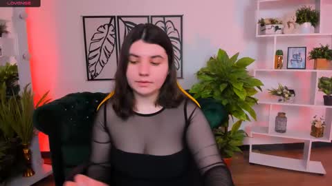 Snapshot of viola__shy chatting on March 2025 09:43:02 PM Viola online show from March 2025 09:43:02 PM