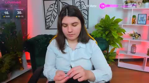 Snapshot of viola__shy chatting on March 2025 09:32:02 PM Viola online show from March 2025 09:32:02 PM