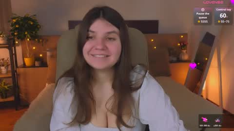 Snapshot of viola__shy chatting on April 2026 08:01:02 PM Viola online show from April 2026 08:01:02 PM