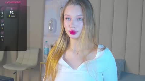 Snapshot of violaflirt chatting on January 2025 04:08:01 AM violaflirt online show from January 2025 04:08:01 AM