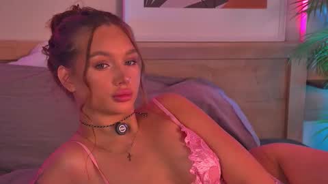 Snapshot of violaflirt chatting on October 2025 05:04:02 AM violaflirt online show from October 2025 05:04:02 AM