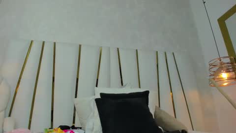 violeet_gray online show from March 2026 10:32:01 AM