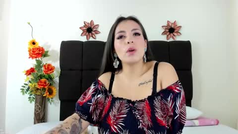 Snapshot of violeet_miller chatting on March 2025 01:09:01 PM online show from March 2025 01:09:01 PM