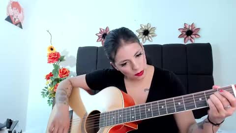 Snapshot of violeet_miller chatting on March 2025 08:32:01 PM online show from March 2025 08:32:01 PM