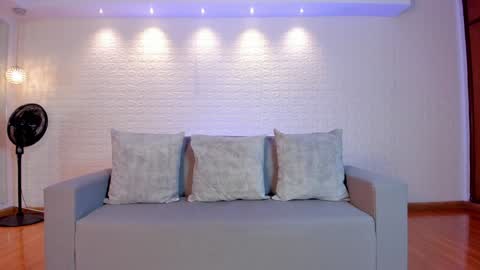 Snapshot of violeet_scott chatting on January 2025 05:49:01 PM Violett Everyday From 0530 to 1430 Col Time online show from January 2025 05:49:01 PM