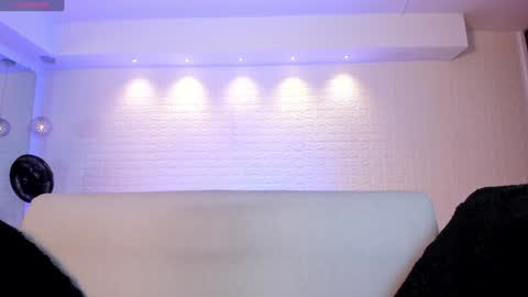 Snapshot of violeet_scott chatting on January 2025 10:44:01 AM Violett Everyday From 0530 to 1430 Col Time online show from January 2025 10:44:01 AM