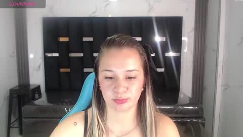 Snapshot of violet13_a chatting on January 2026 03:17:01 PM Violet online show from January 2026 03:17:01 PM