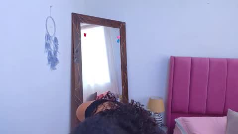 violet__15 online show from April 2026 12:25:02 PM