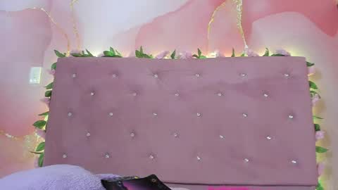 violet__taylor_ online show from May 2026 02:19:02 AM