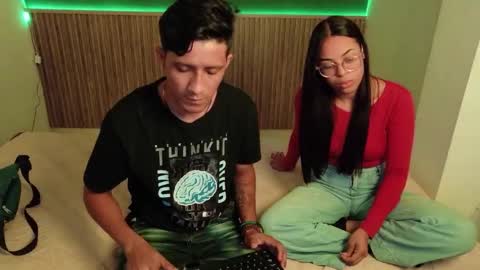 Snapshot of violet_and_dylan chatting on December 2025 12:09:01 PM violet_and_dylan online show from December 2025 12:09:01 PM