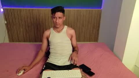 violet_and_dylan online show from December 2025 12:35:02 PM