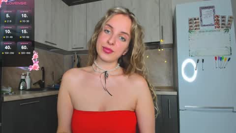 Snapshot of violet_blue_eyes chatting on December 2024 07:11:02 PM Violet online show from December 2024 07:11:02 PM