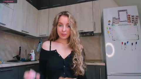 Snapshot of violet_blue_eyes chatting on February 2025 01:39:01 PM Violet online show from February 2025 01:39:01 PM