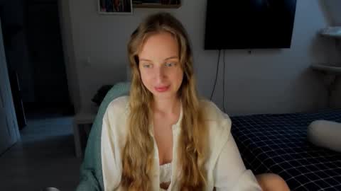 Violet online show from September 2025 12:50:02 PM