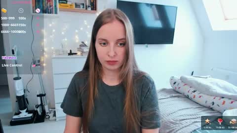 Violet online show from April 2026 01:17:01 PM