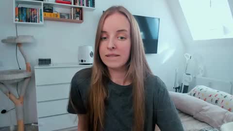 Violet online show from May 2026 02:12:02 PM