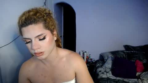 Snapshot of violet_hyuga chatting on September 2025 04:01:01 AM violet_hyuga online show from September 2025 04:01:01 AM