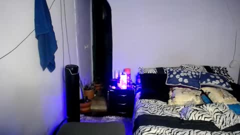 Snapshot of violet_hyuga chatting on October 2025 02:21:01 AM violet_hyuga online show from October 2025 02:21:01 AM