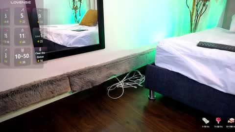 Violet Jones online show from December 2024 05:30:01 PM