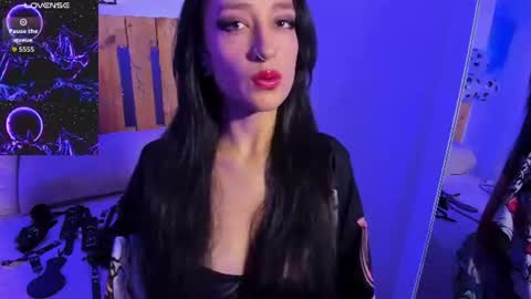 Violet Jones online show from June 2026 04:31:01 PM