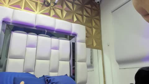 violet_milleer online show from January 2026 07:06:02 PM