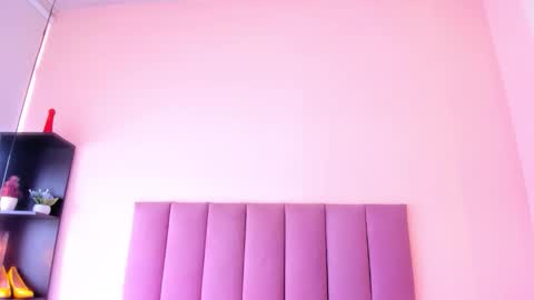 violet online show from December 2025 03:29:01 PM