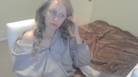 Snapshot of violet_winter97 chatting on December 2024 09:52:01 PM violet_winter97 online show from December 2024 09:52:01 PM