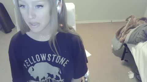 Snapshot of violet_winter97 chatting on January 2025 06:31:02 AM violet_winter97 online show from January 2025 06:31:02 AM