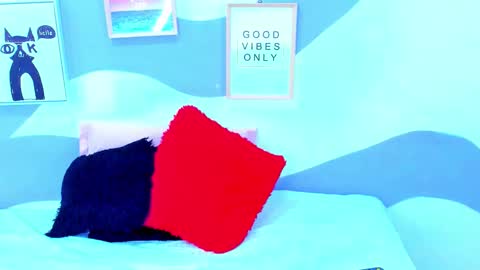 Snapshot of violeta_1404 chatting on December 2025 12:58:01 PM violeta_1404 online show from December 2025 12:58:01 PM