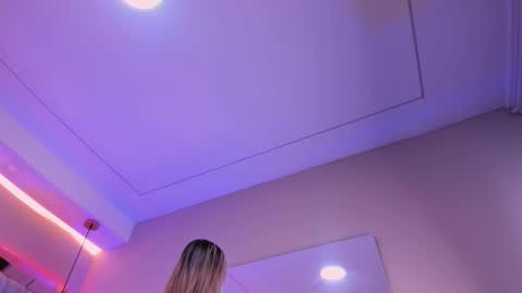 Violeta  online show from October 2025 11:03:01 AM