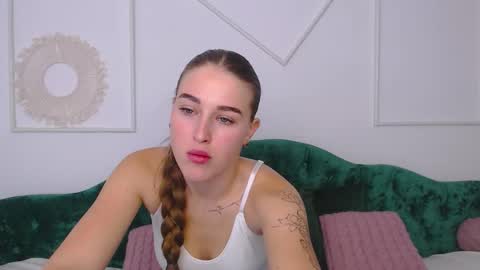 Snapshot of violeta_blush chatting on September 2025 05:40:01 AM Violetta online show from September 2025 05:40:01 AM