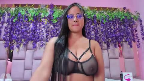 Snapshot of violeta_hard chatting on December 2024 10:01:02 AM Valentina Hard online show from December 2024 10:01:02 AM