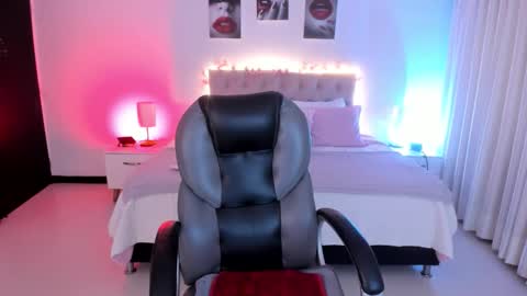 violeta_hotter_ online show from October 2025 11:43:01 AM