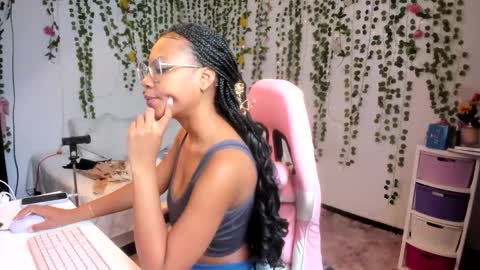 Snapshot of violeta_miler_ chatting on March 2026 05:16:01 PM Violeta online show from March 2026 05:16:01 PM