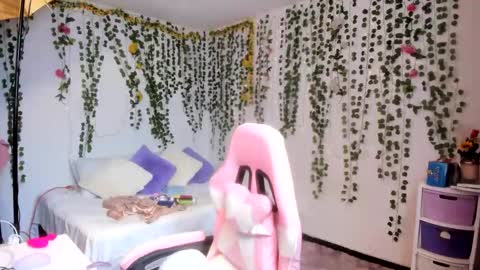 Snapshot of violeta_miler_ chatting on March 2026 06:23:01 PM Violeta online show from March 2026 06:23:01 PM