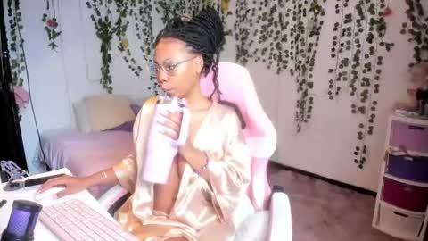 Snapshot of violeta_miler_ chatting on July 2026 05:59:01 PM Violeta online show from July 2026 05:59:01 PM