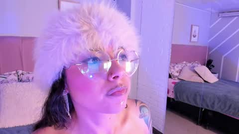 Snapshot of violeta_muns chatting on June 2026 06:35:01 PM Violeta online show from June 2026 06:35:01 PM