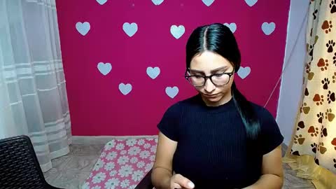 Snapshot of violeta_rouses chatting on April 2026 07:43:01 PM violeta_rouses online show from April 2026 07:43:01 PM