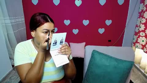 Snapshot of violeta_rouses chatting on May 2026 03:05:02 PM violeta_rouses online show from May 2026 03:05:02 PM