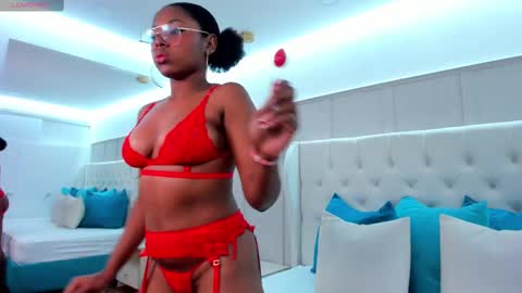Snapshot of violeta_ruiz_ chatting on February 2025 10:37:01 PM violeta_ruiz_ online show from February 2025 10:37:01 PM