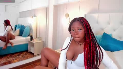 Snapshot of violeta_ruiz_ chatting on February 2025 10:31:01 PM violeta_ruiz_ online show from February 2025 10:31:01 PM