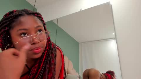 Snapshot of violeta_ruiz_ chatting on March 2025 05:44:02 AM violeta_ruiz_ online show from March 2025 05:44:02 AM