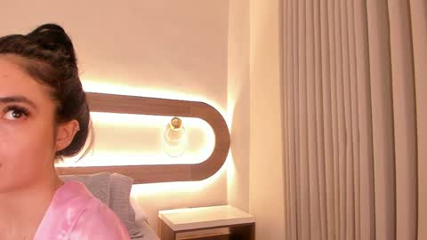 Violeta Sum online show from April 2026 12:58:01 PM