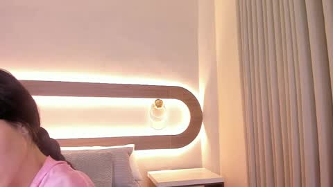 Violeta Sum online show from April 2026 12:03:01 PM