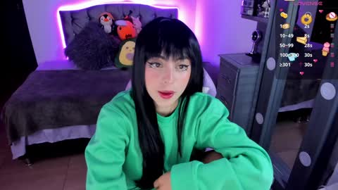 Snapshot of violetaarey chatting on January 2025 08:32:02 PM Violeta Help me reach 150 thumbs up online show from January 2025 08:32:02 PM